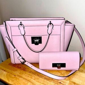 Michael Kors Messenger Bag